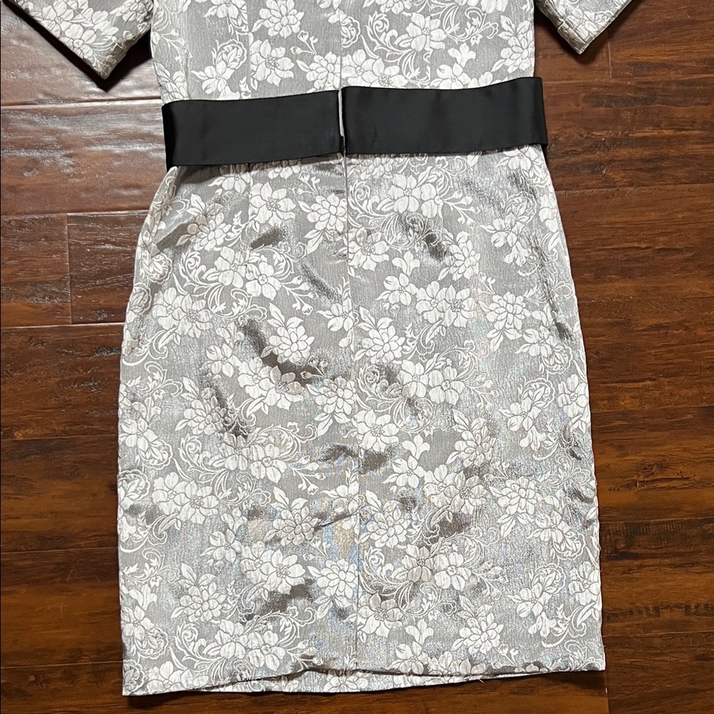 Nanette Lepore Silver Floral Jacquard Sheath Dress with Black Waist Tie Size 14 - Picture 15 of 16